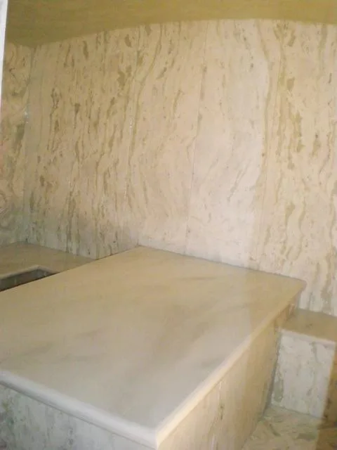 Χαμάμ με μαρμάρινη επένδυση