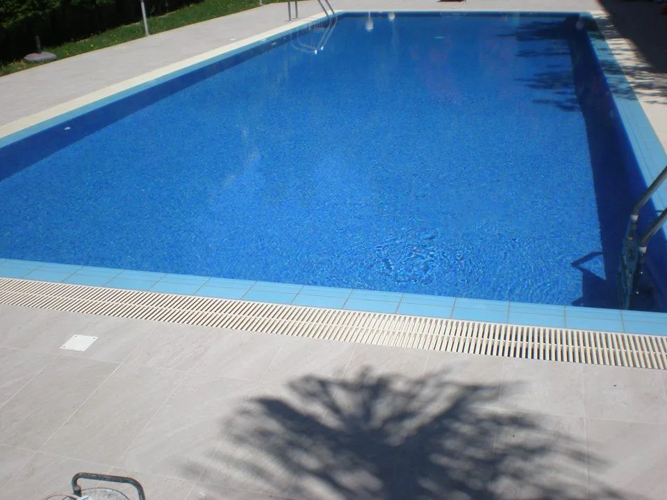 Ανακατασκευή πισίνας